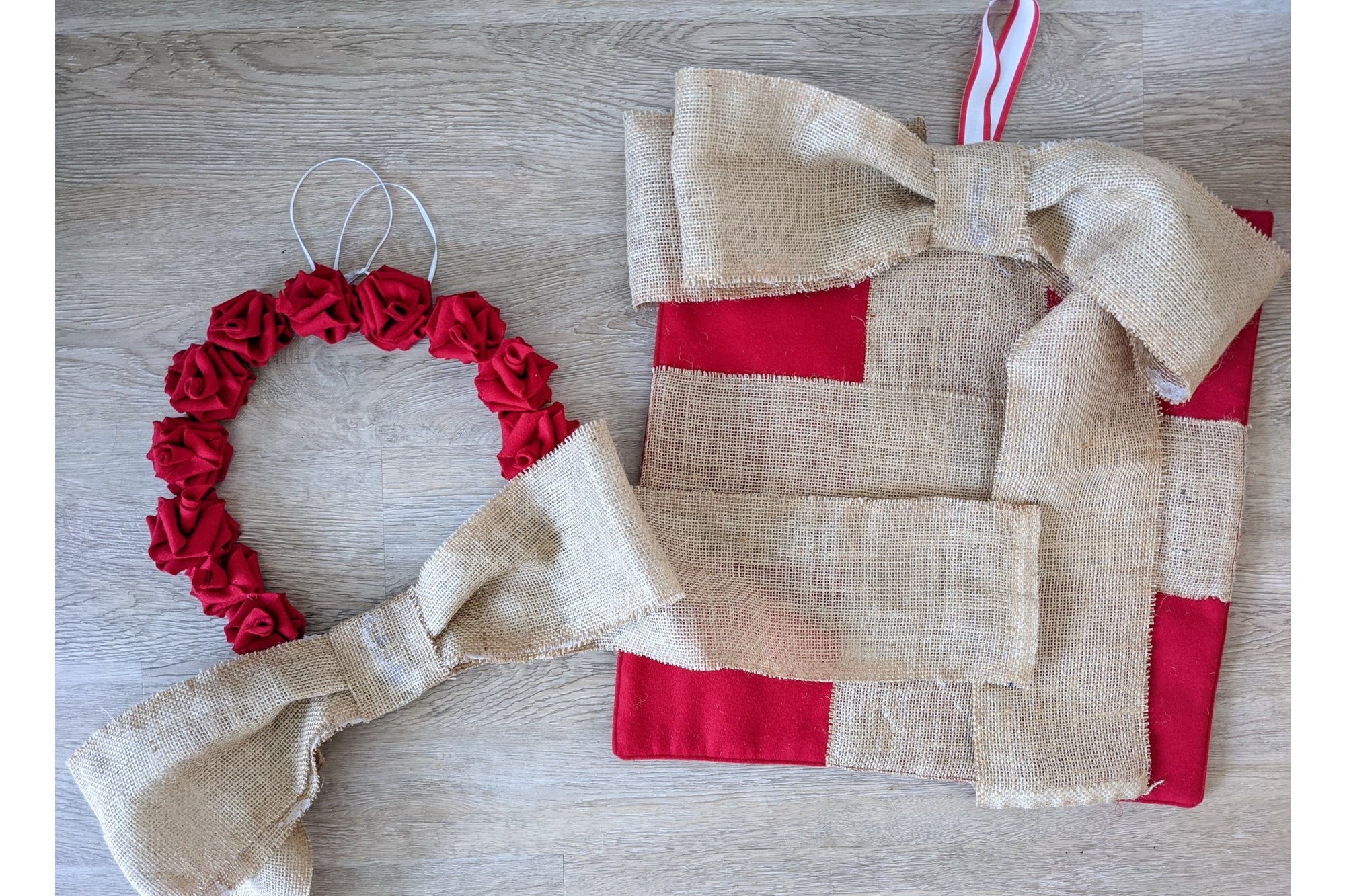 DIY Holiday Gift Set Guide: Christmas Door Decor