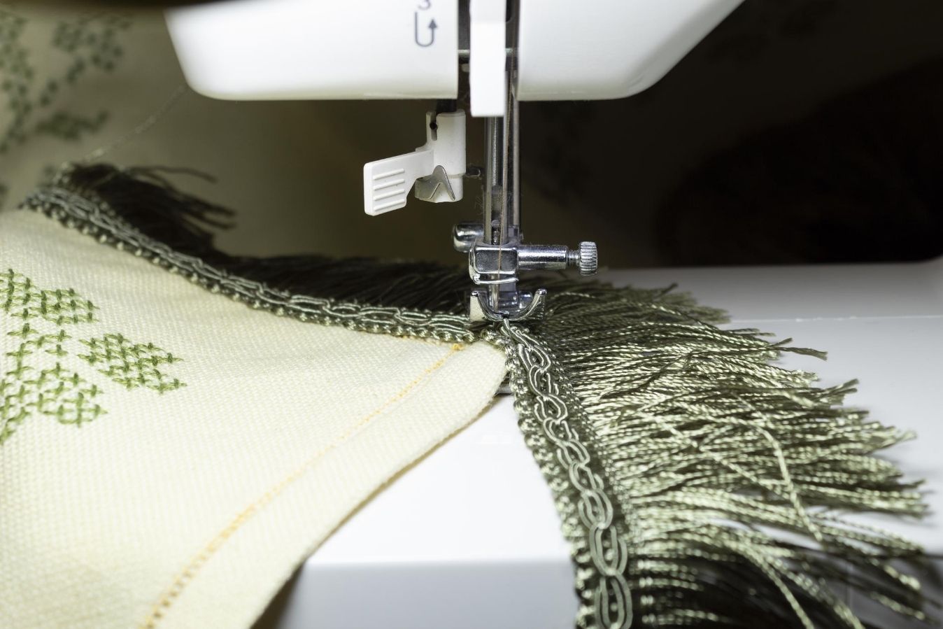 A Guide to Sewing Your Own Tablecloths