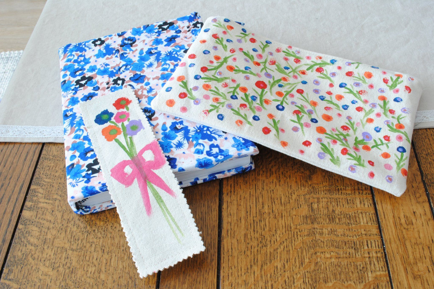 DIY Back to School Crafts Projects - Pencil Case, Book Sock and Book Mark
